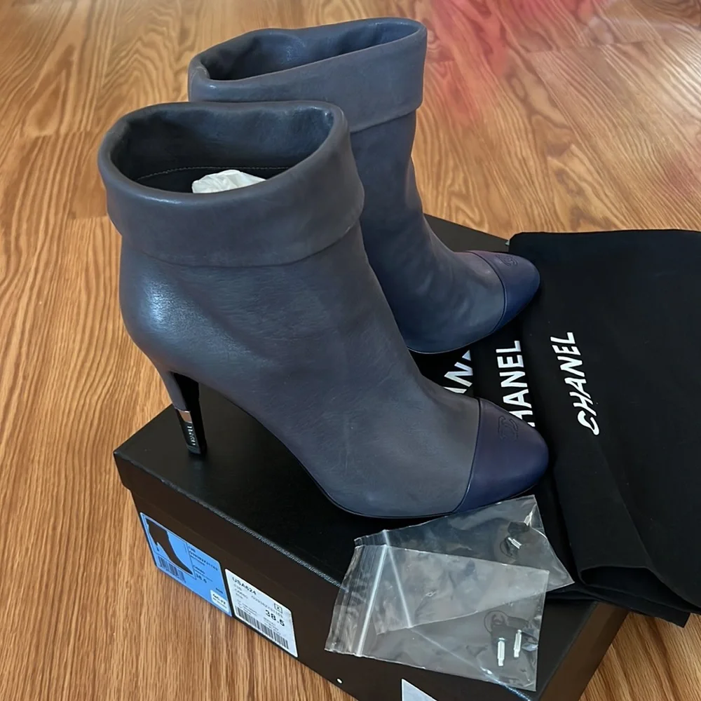 RARE CHANEL Leather Ankle Boots | Fall/Winter 2013 | Karl Lagerfeld | New